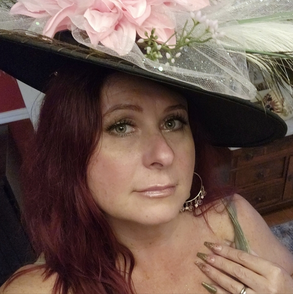 Meet your Posher, Laurie - Picture 4 of 4